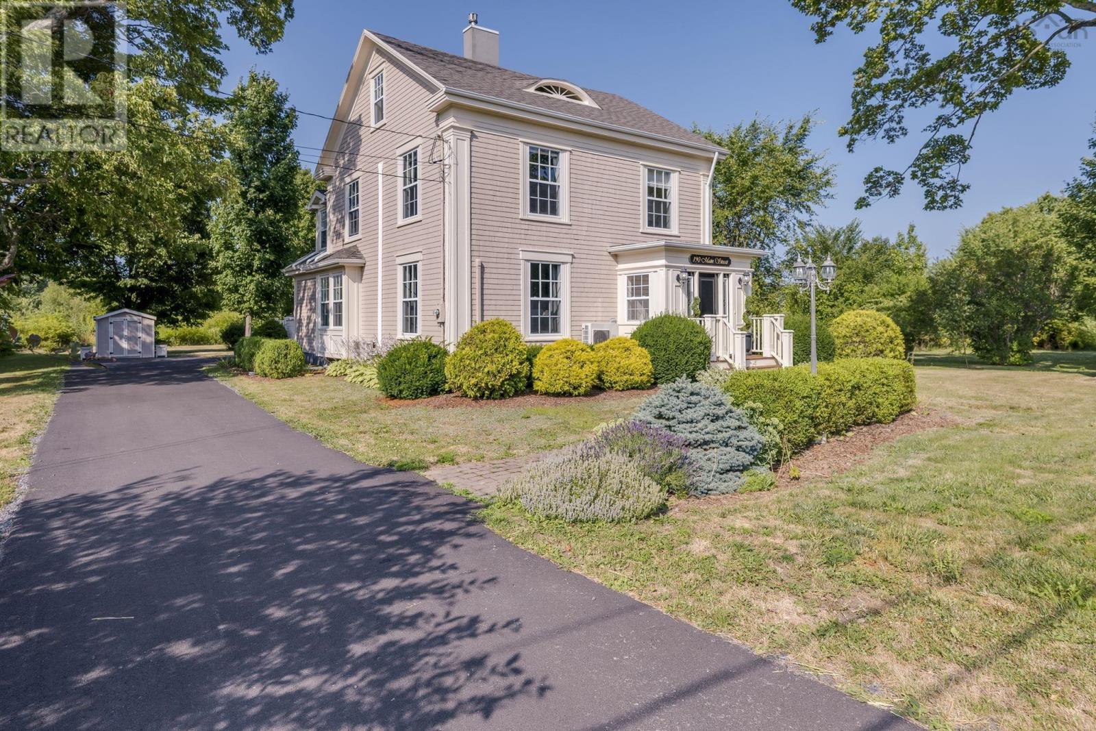 Property photo of 190 Main Street