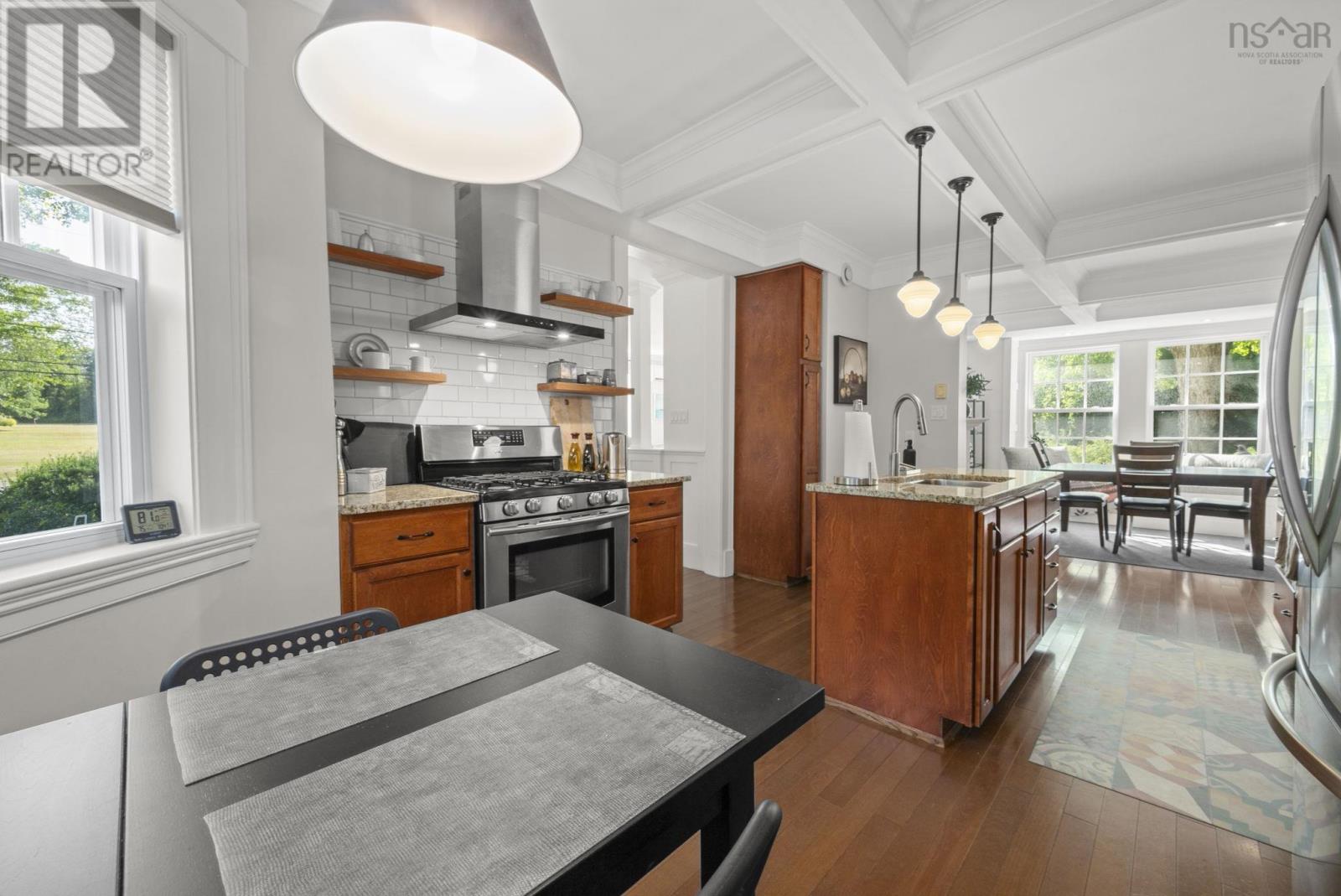 Property 41 of 50 of 190 Main Street