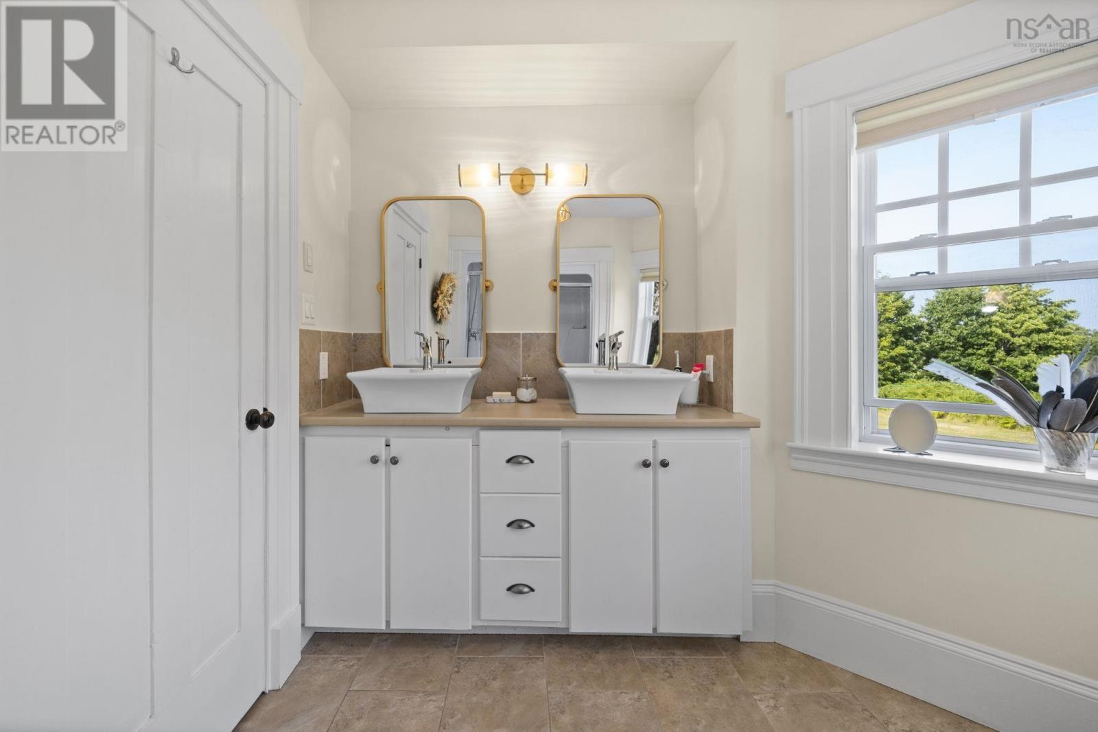 Property 16 of 50 of 190 Main Street