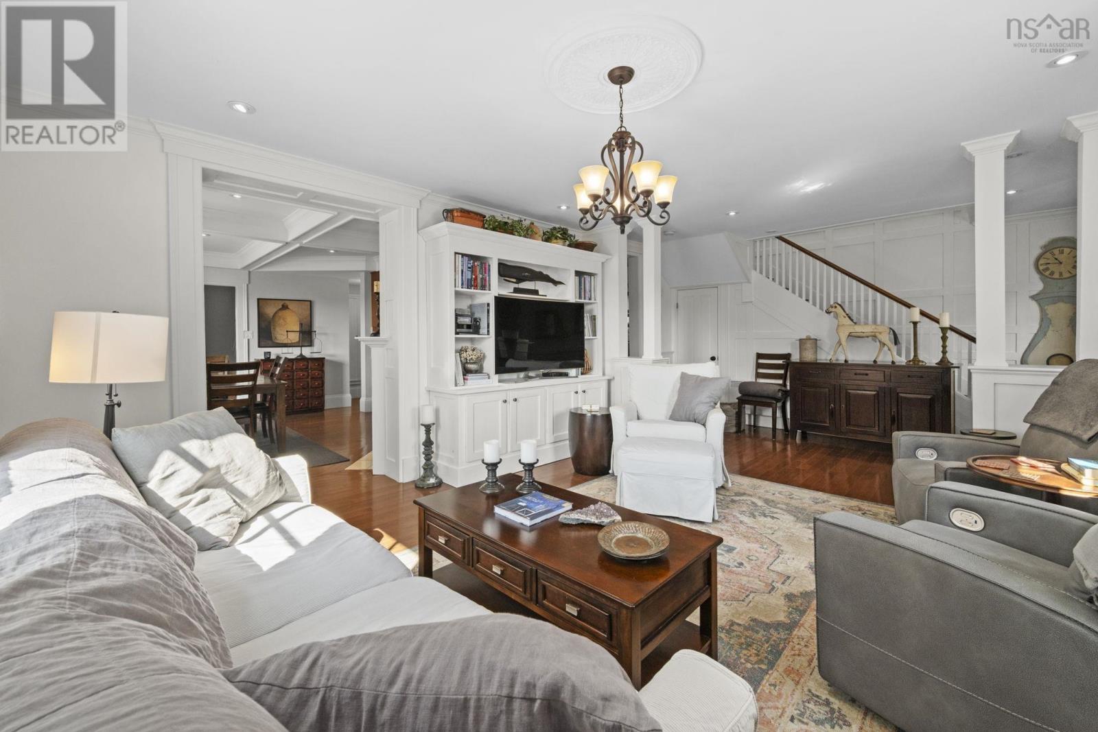 Property 21 of 50 of 190 Main Street