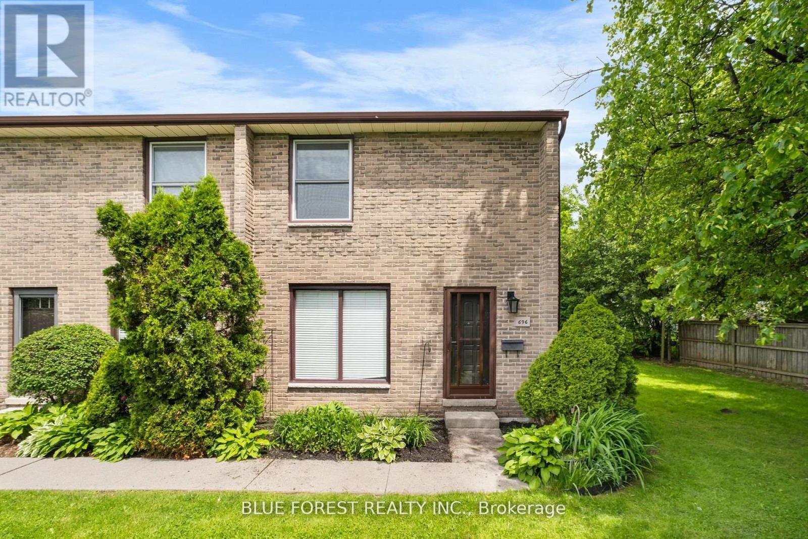 15 - 696 WONDERLAND ROAD S