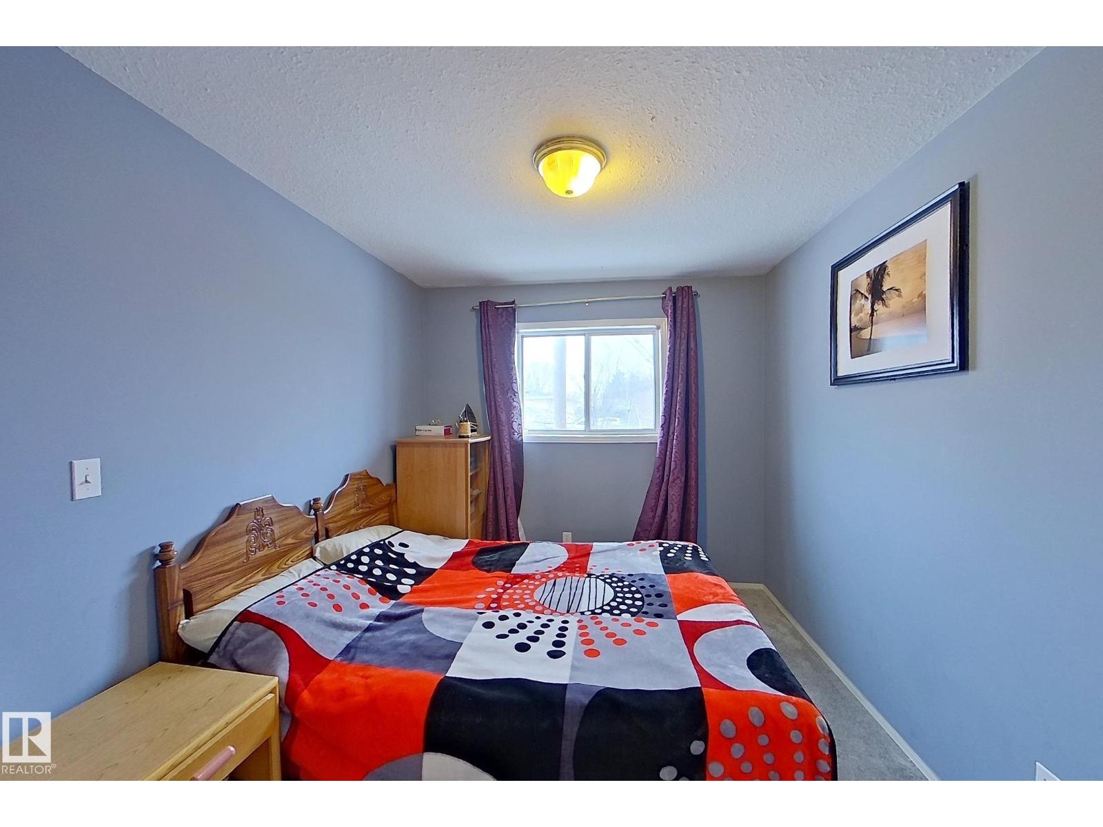 Single Family House Bi-level for Sale in   ST NW Edmonton 