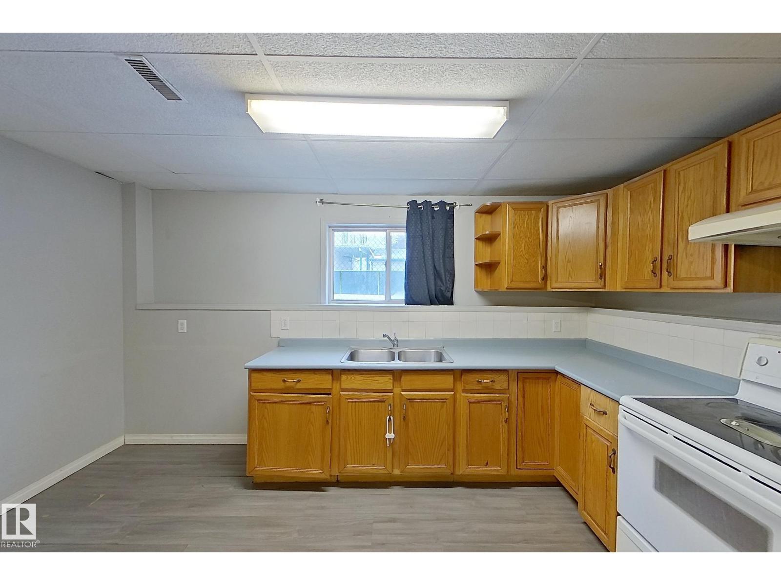 Single Family House Bi-level for Sale in   ST NW Edmonton 