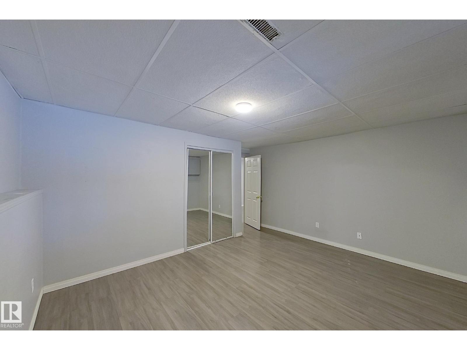 Single Family House Bi-level for Sale in   ST NW Edmonton 