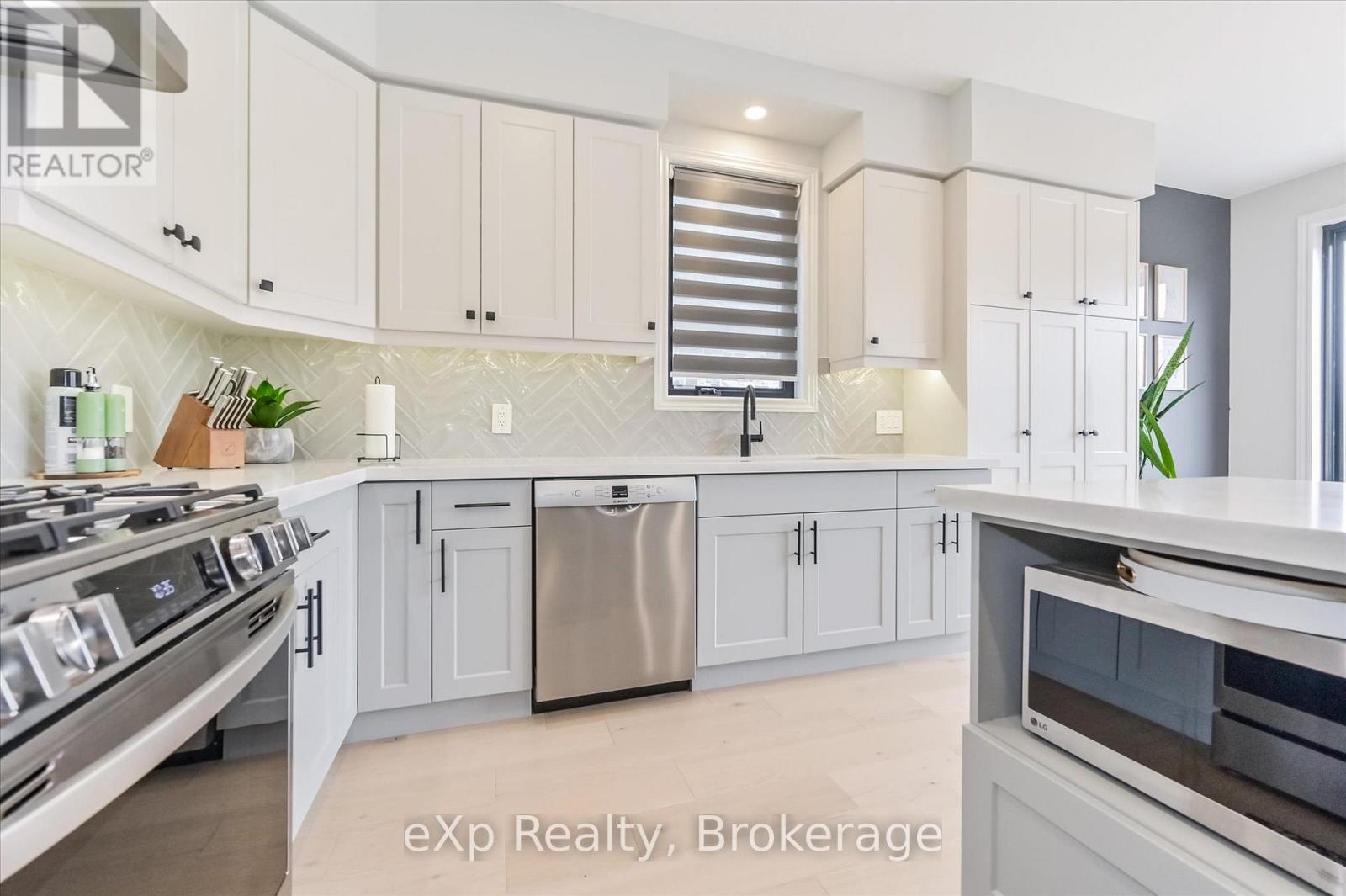 62 HAYLOCK AVENUE - 17