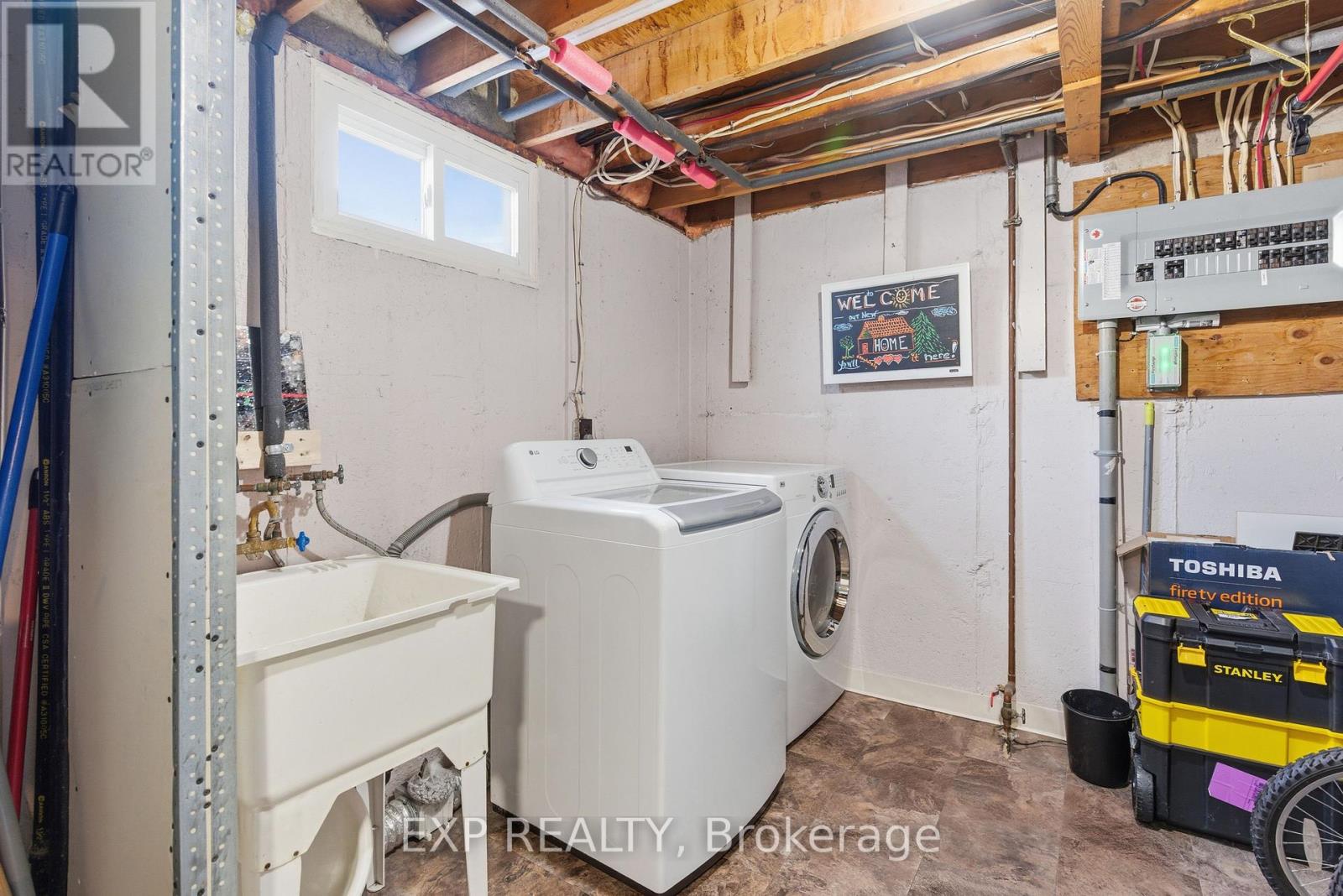 10 - 3322 ADDISON AVENUE — photo 23