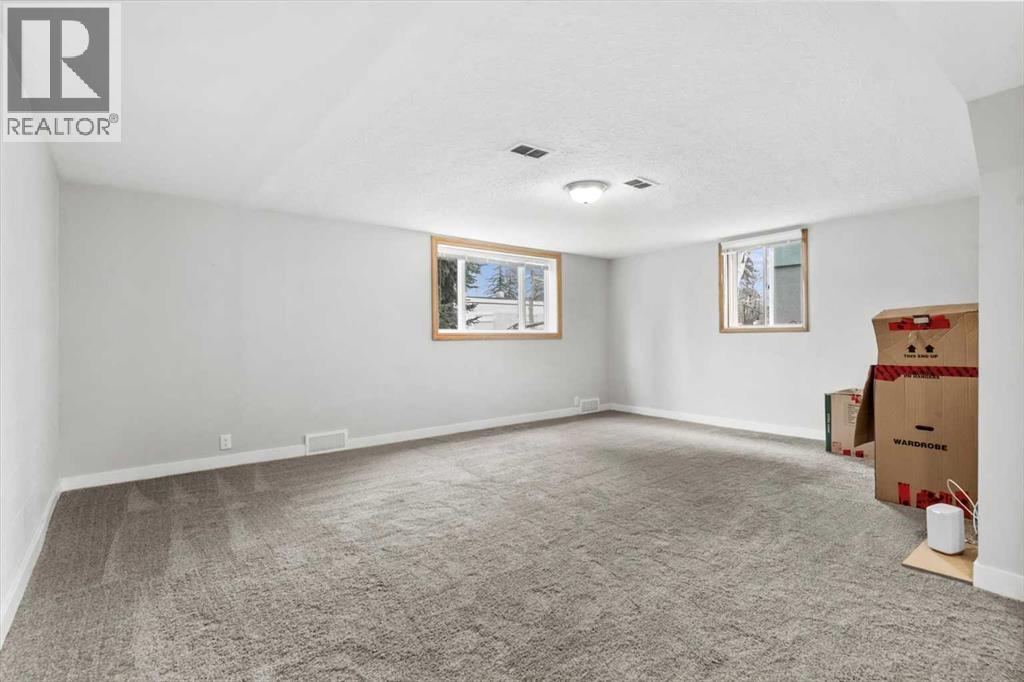 Single Family House Bungalow for Sale in   Avenue NE Renfrew Calgary 