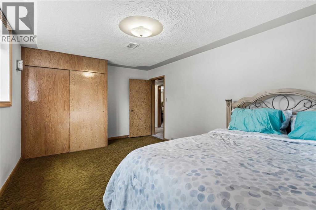 Single Family House Bungalow for Sale in   Avenue NE Renfrew Calgary 