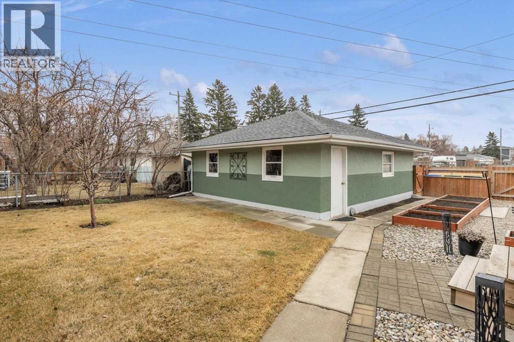 Single Family House Bungalow for Sale in   Avenue NE Renfrew Calgary 