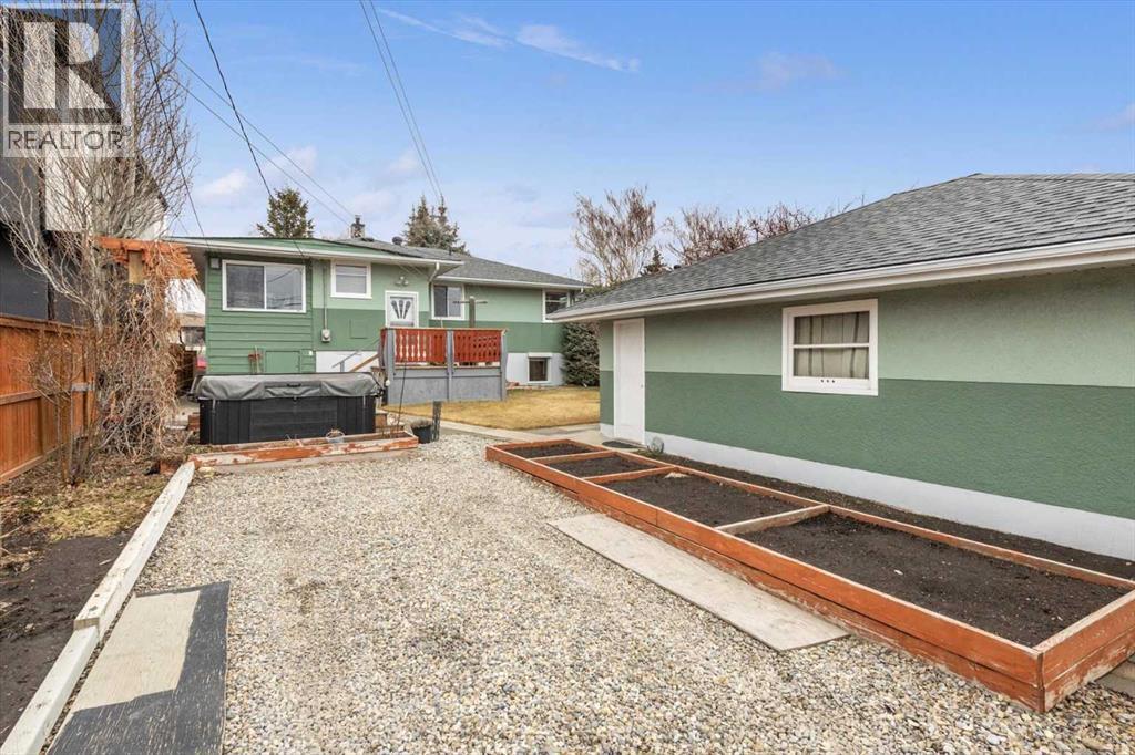 Single Family House Bungalow for Sale in   Avenue NE Renfrew Calgary 