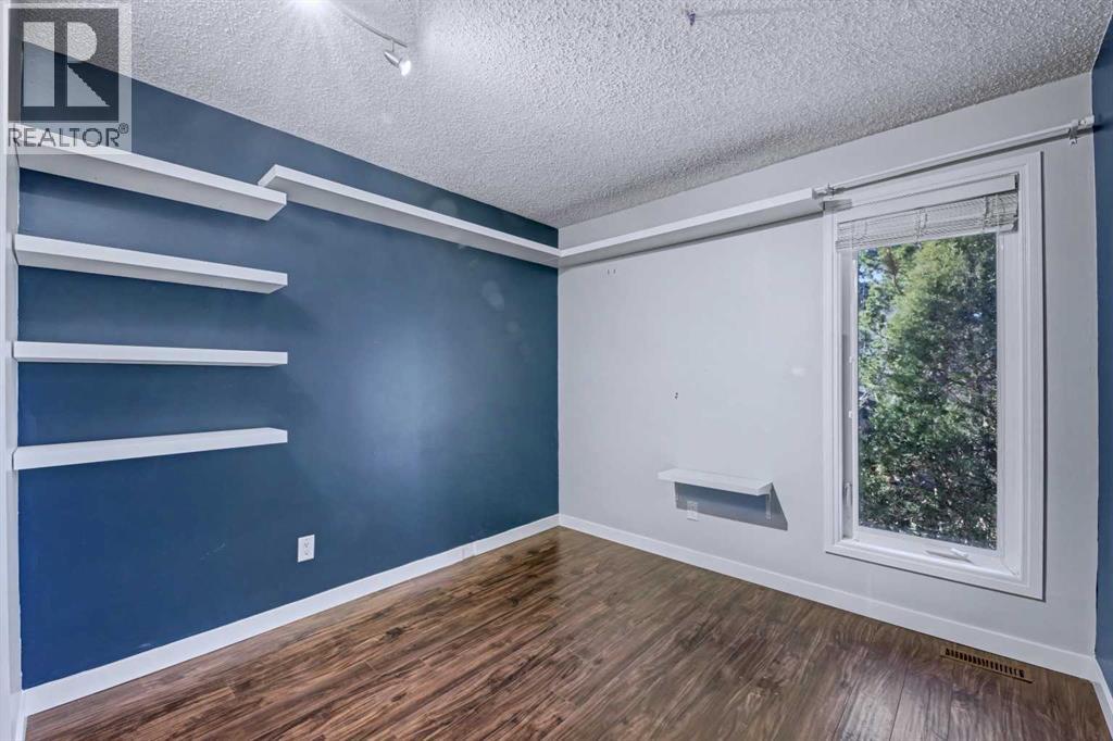 Single Family House 5 Level for Sale in  Bernard Drive NW Beddington Heights Calgary 