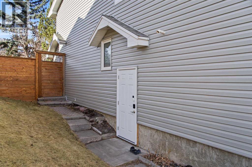 Single Family House 5 Level for Sale in  Bernard Drive NW Beddington Heights Calgary 