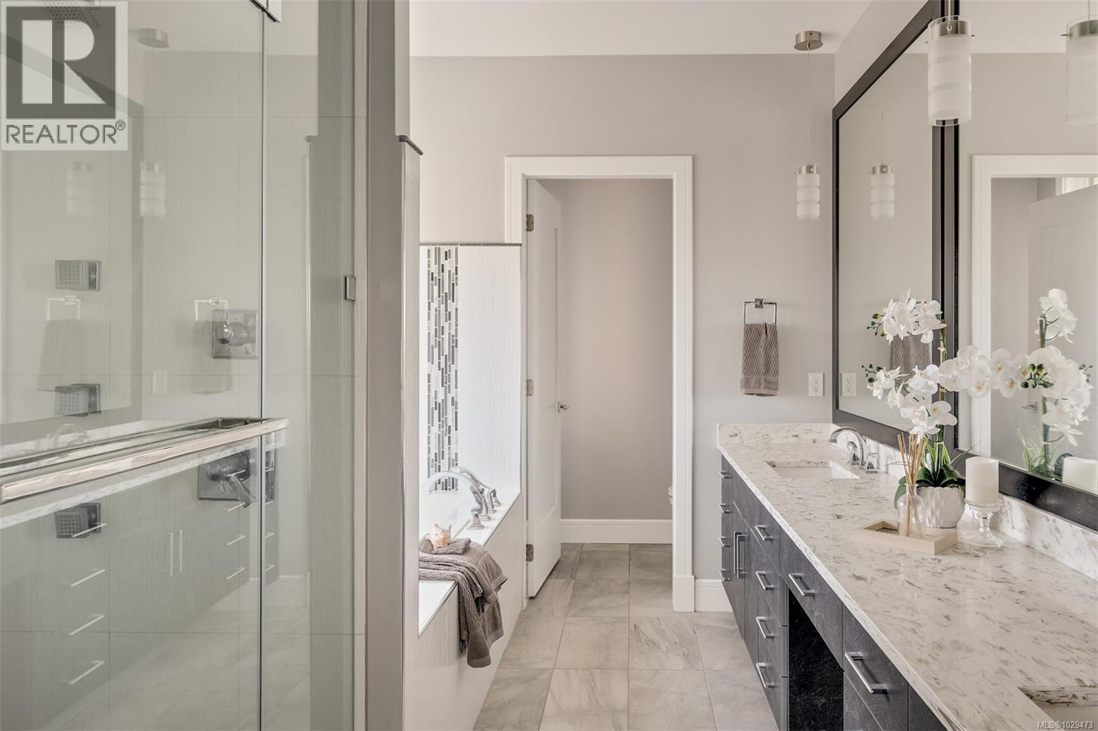 2279 NICKLAUS DR - 37