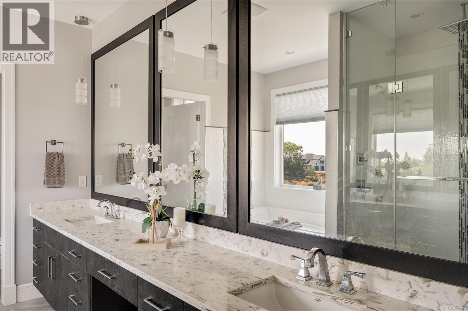 2279 NICKLAUS DR - 38