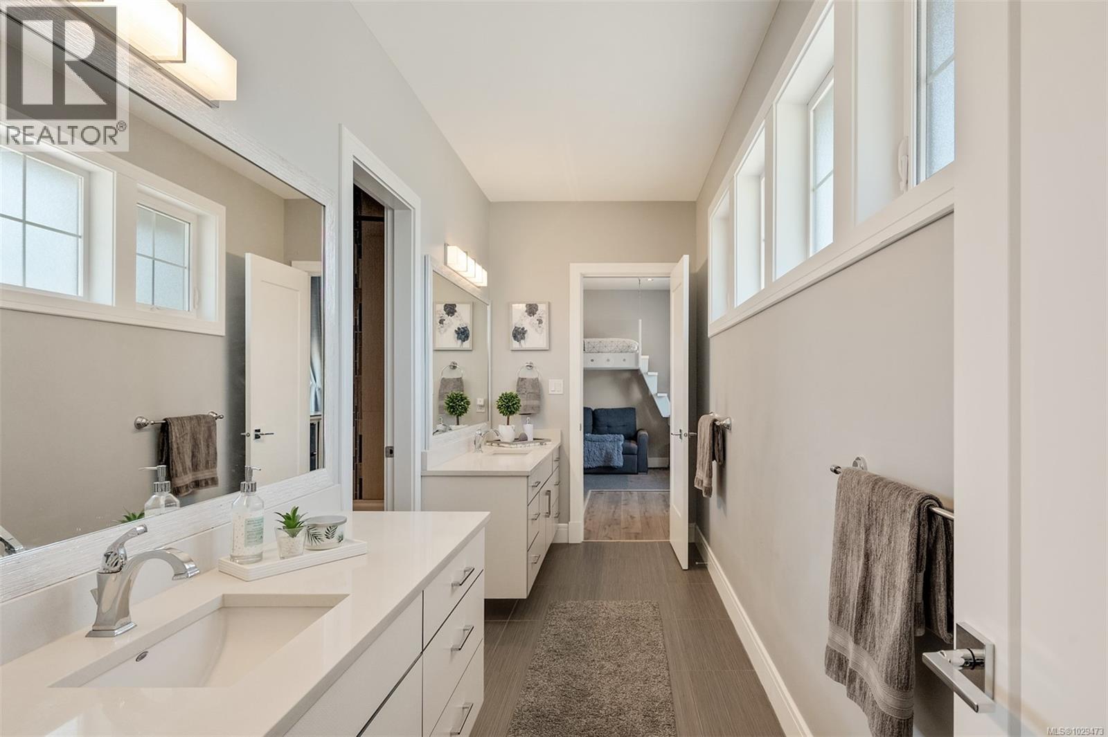 2279 NICKLAUS DR - 43