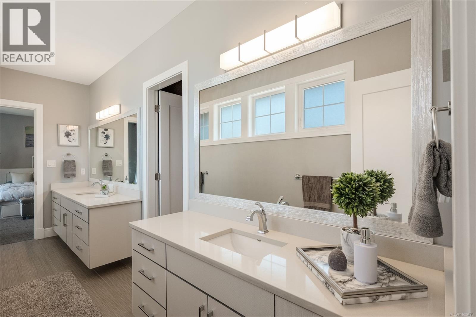 2279 NICKLAUS DR - 44