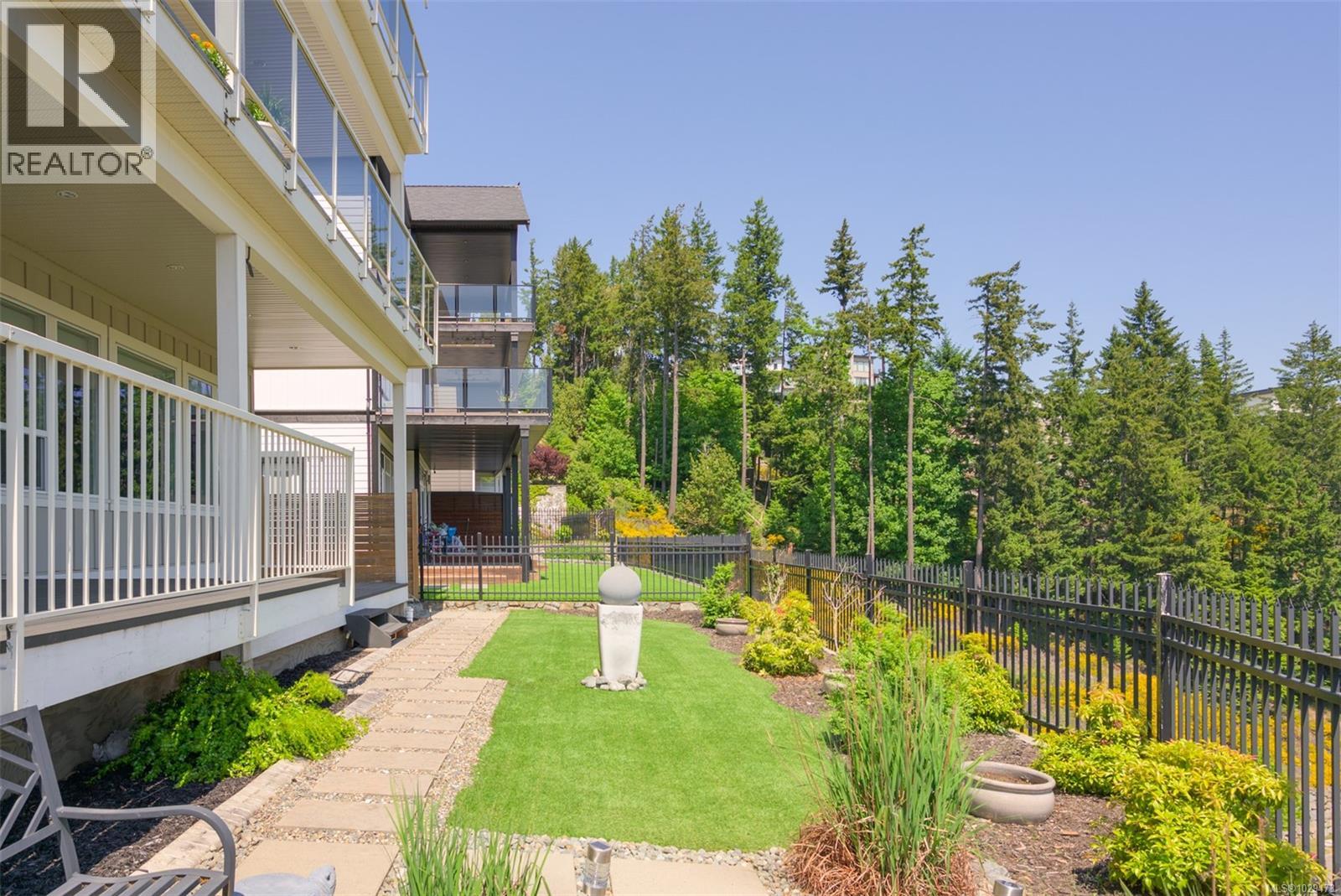 2279 Nicklaus Dr - 82