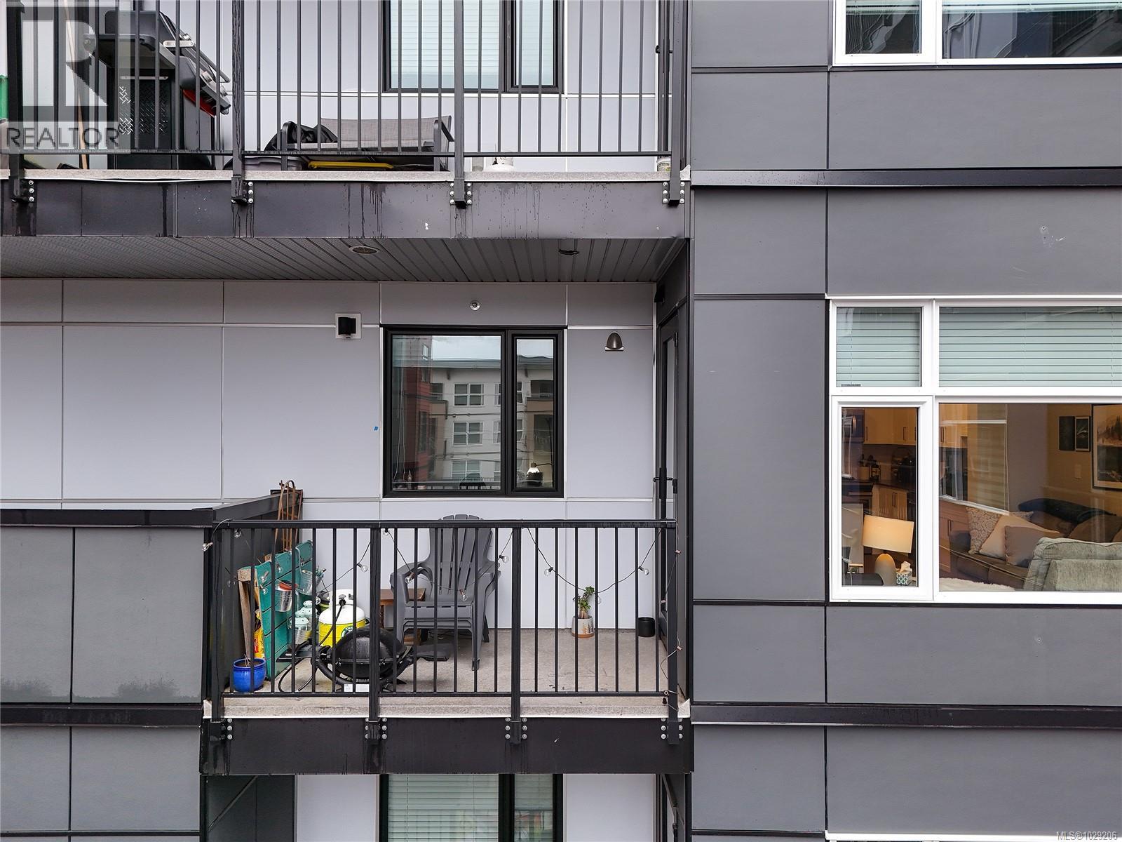 #301 2843 JACKLIN RD - 23