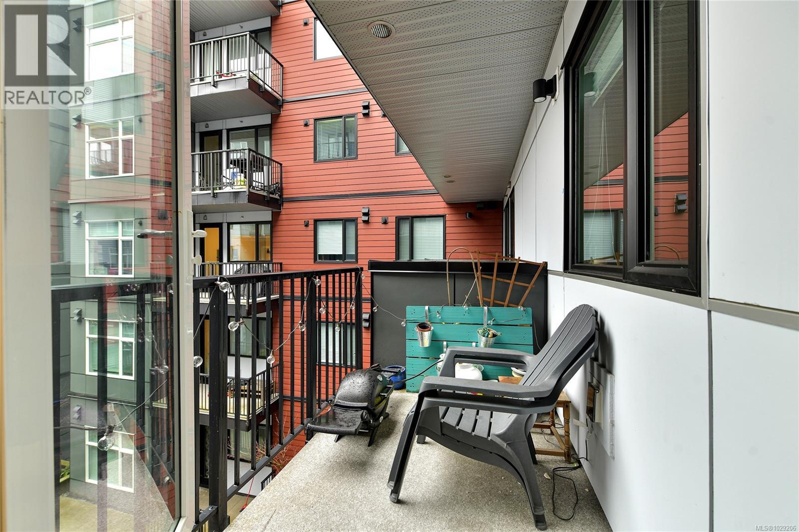 #301 2843 JACKLIN RD - 29