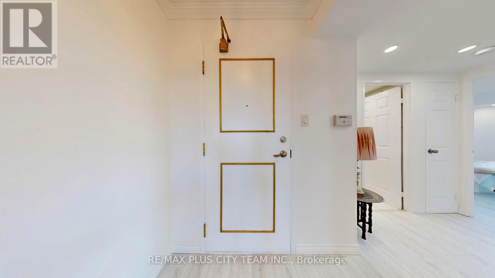 #410 7440 BATHURST STREET - 10