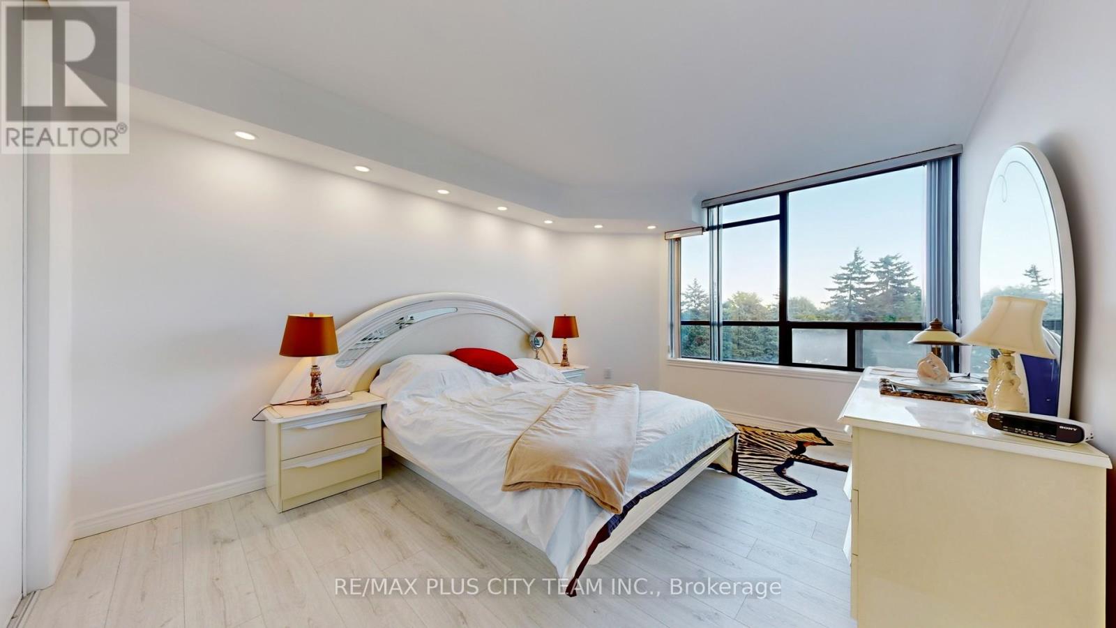 #410 7440 BATHURST STREET - 20