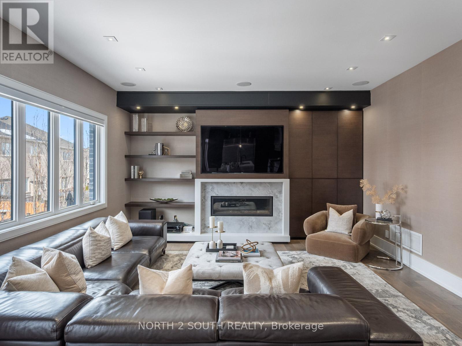 Single Family House for Sale in  KYLEMOUNT COURT Vaughan (Patterson) 