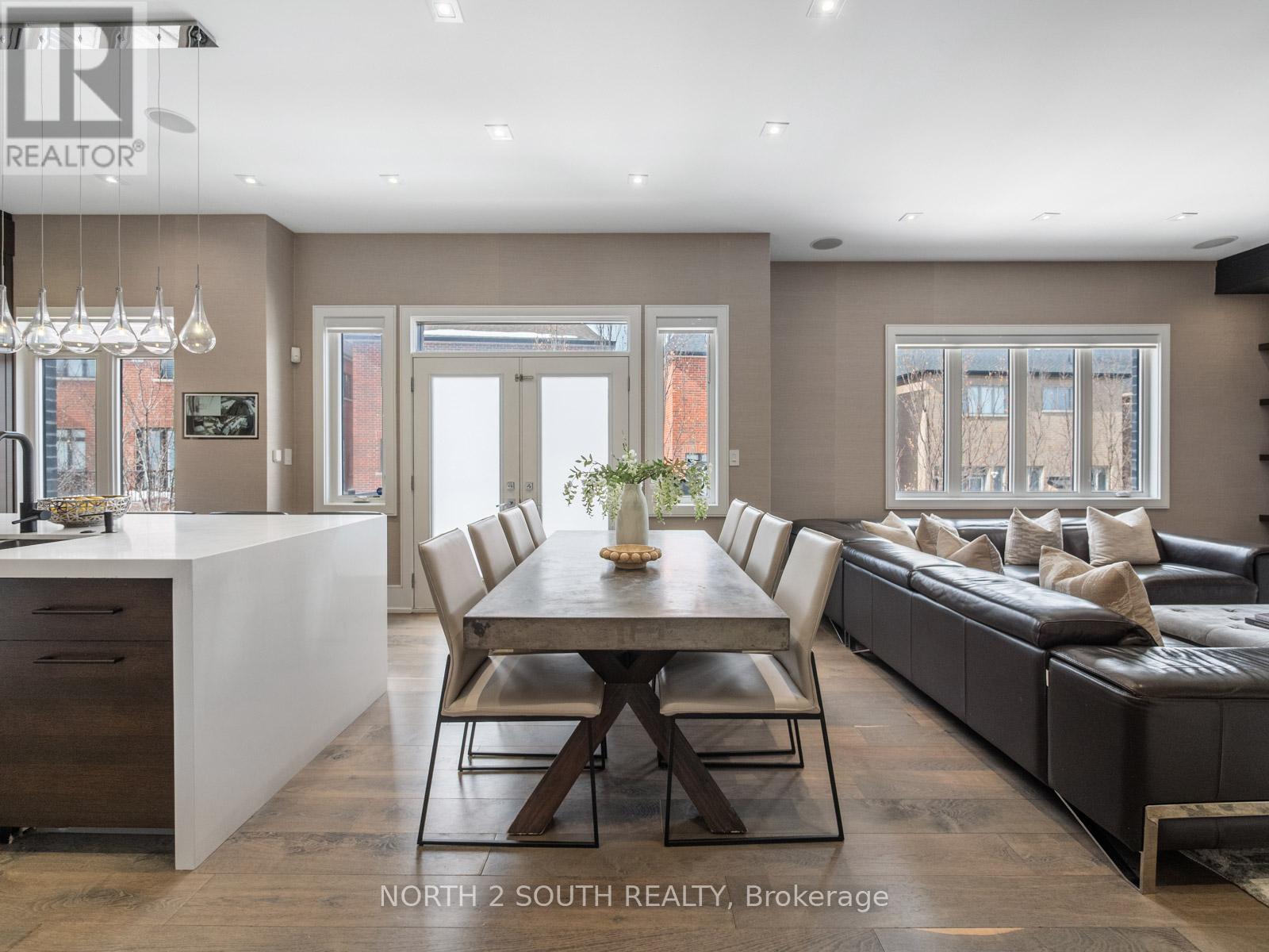 Single Family House for Sale in  KYLEMOUNT COURT Vaughan (Patterson) 