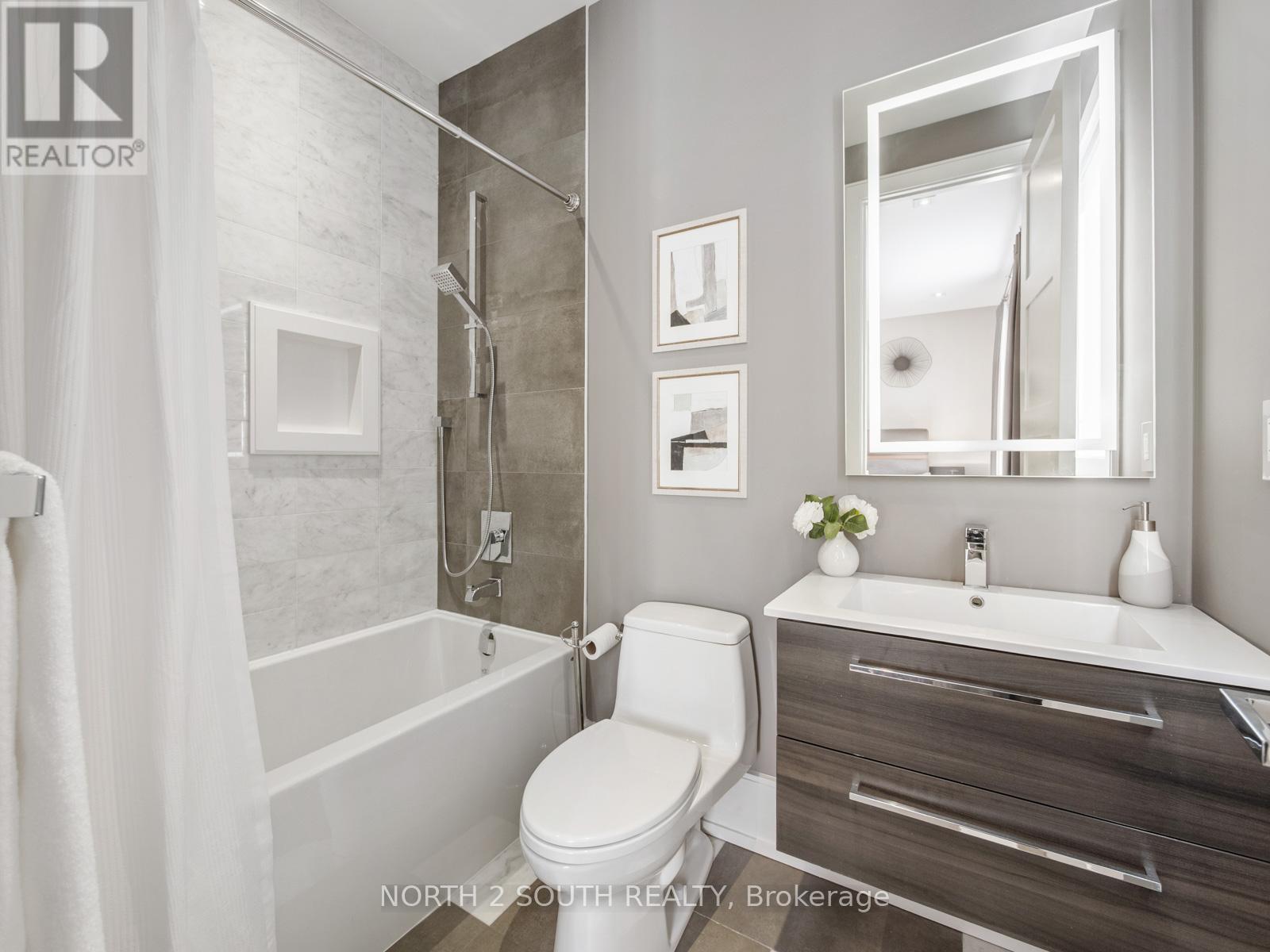 Single Family House for Sale in  KYLEMOUNT COURT Vaughan (Patterson) 