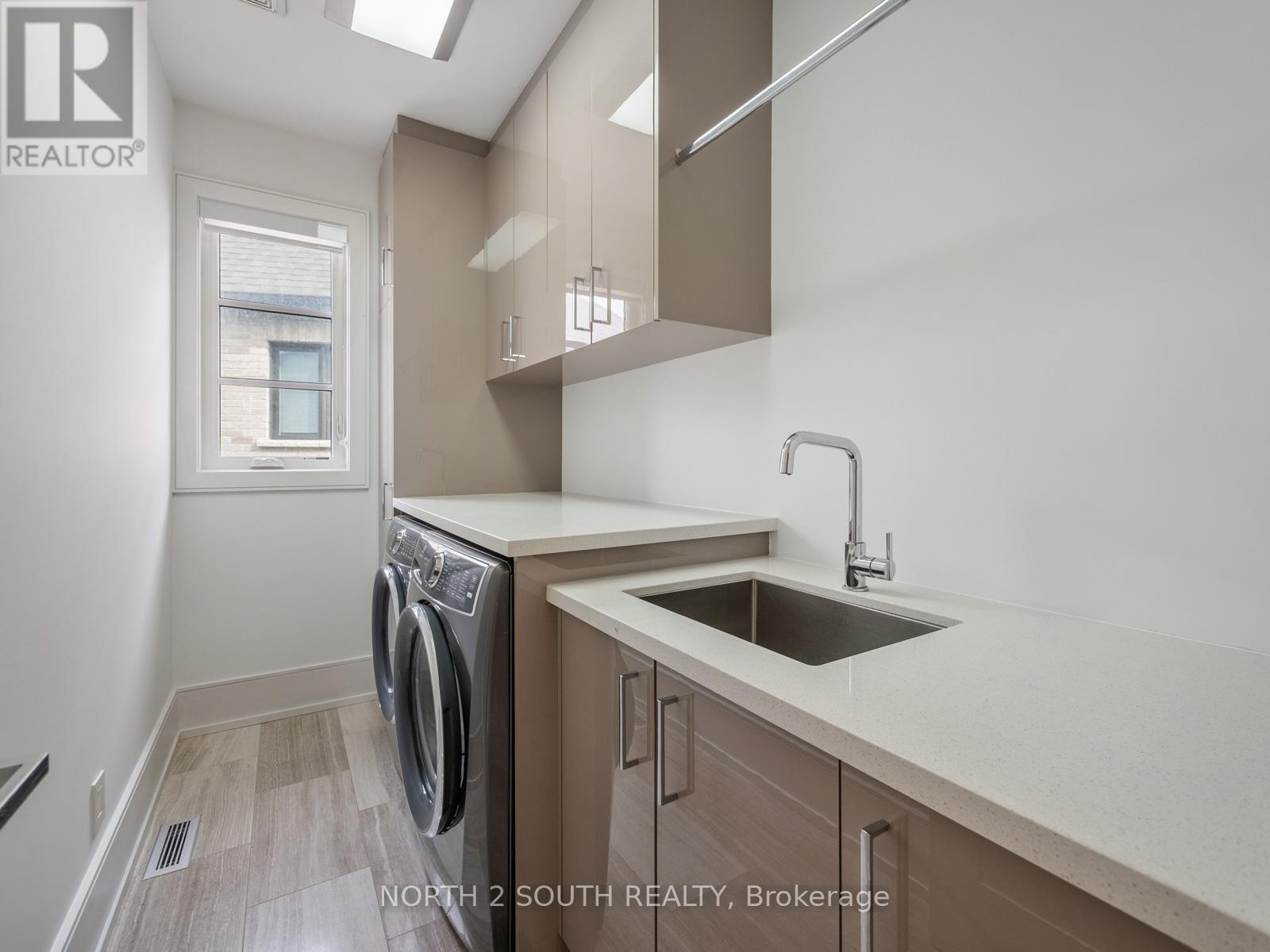 Single Family House for Sale in  KYLEMOUNT COURT Vaughan (Patterson) 