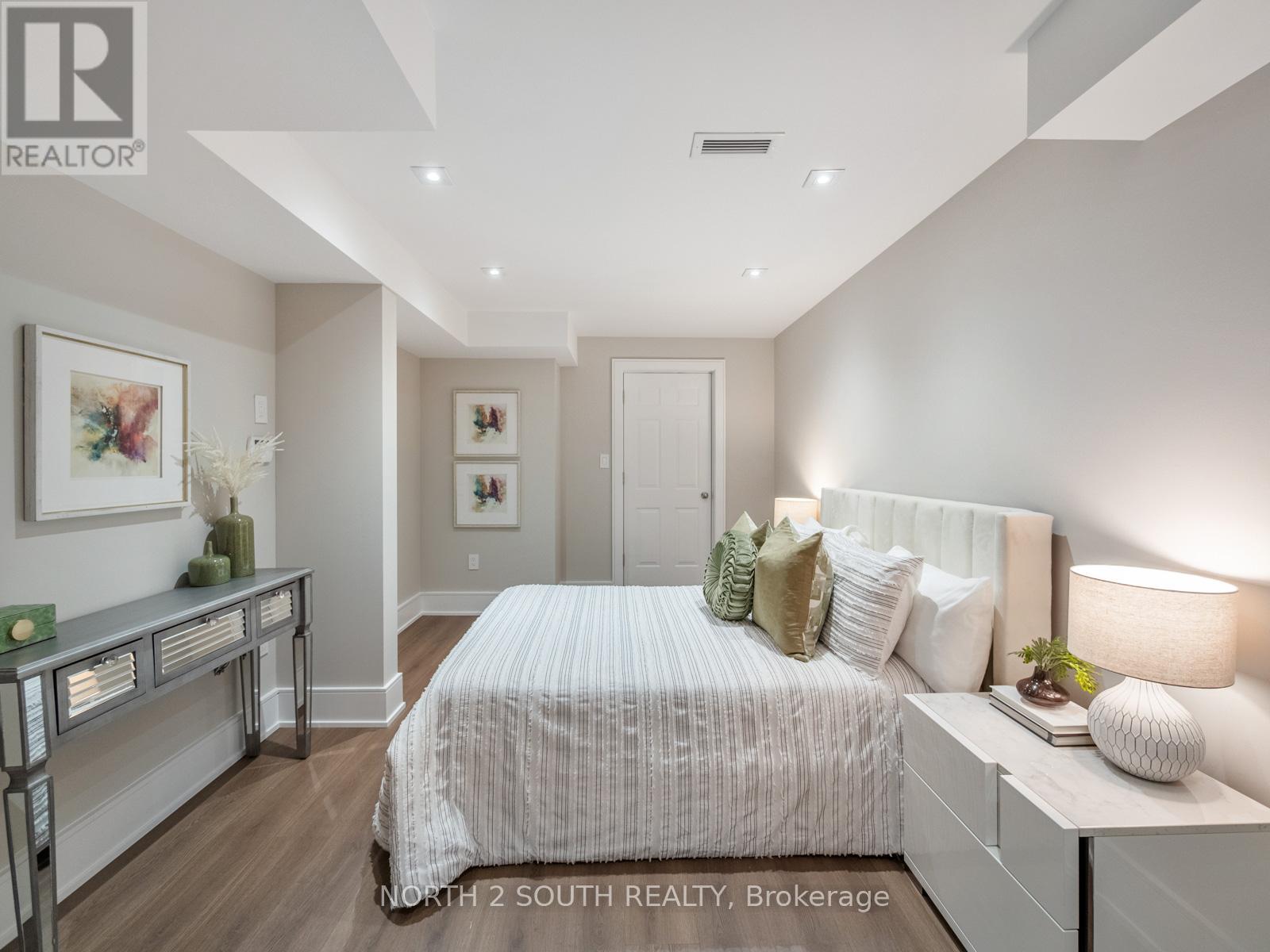 Single Family House for Sale in  KYLEMOUNT COURT Vaughan (Patterson) 