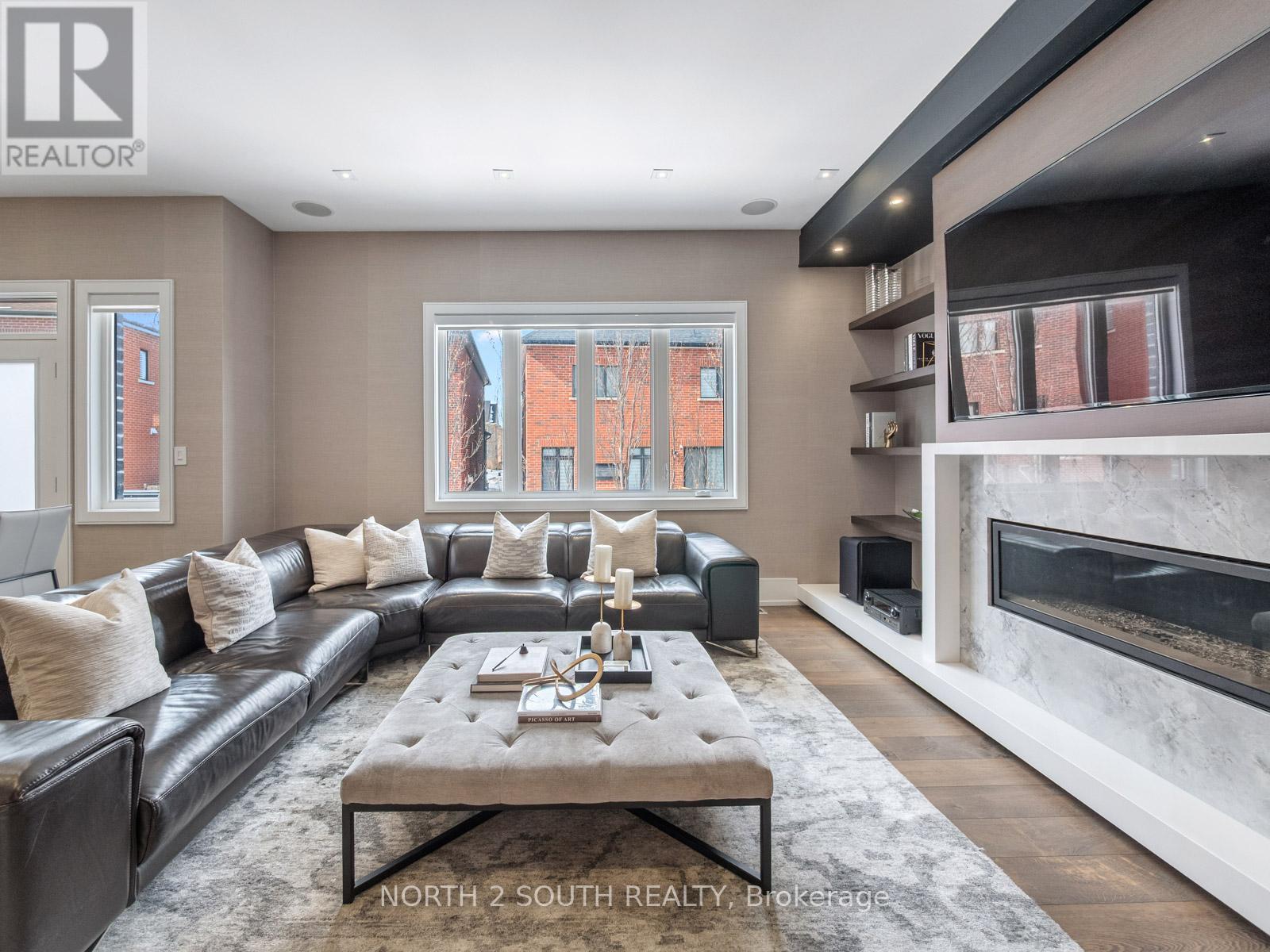 Single Family House for Sale in  KYLEMOUNT COURT Vaughan (Patterson) 