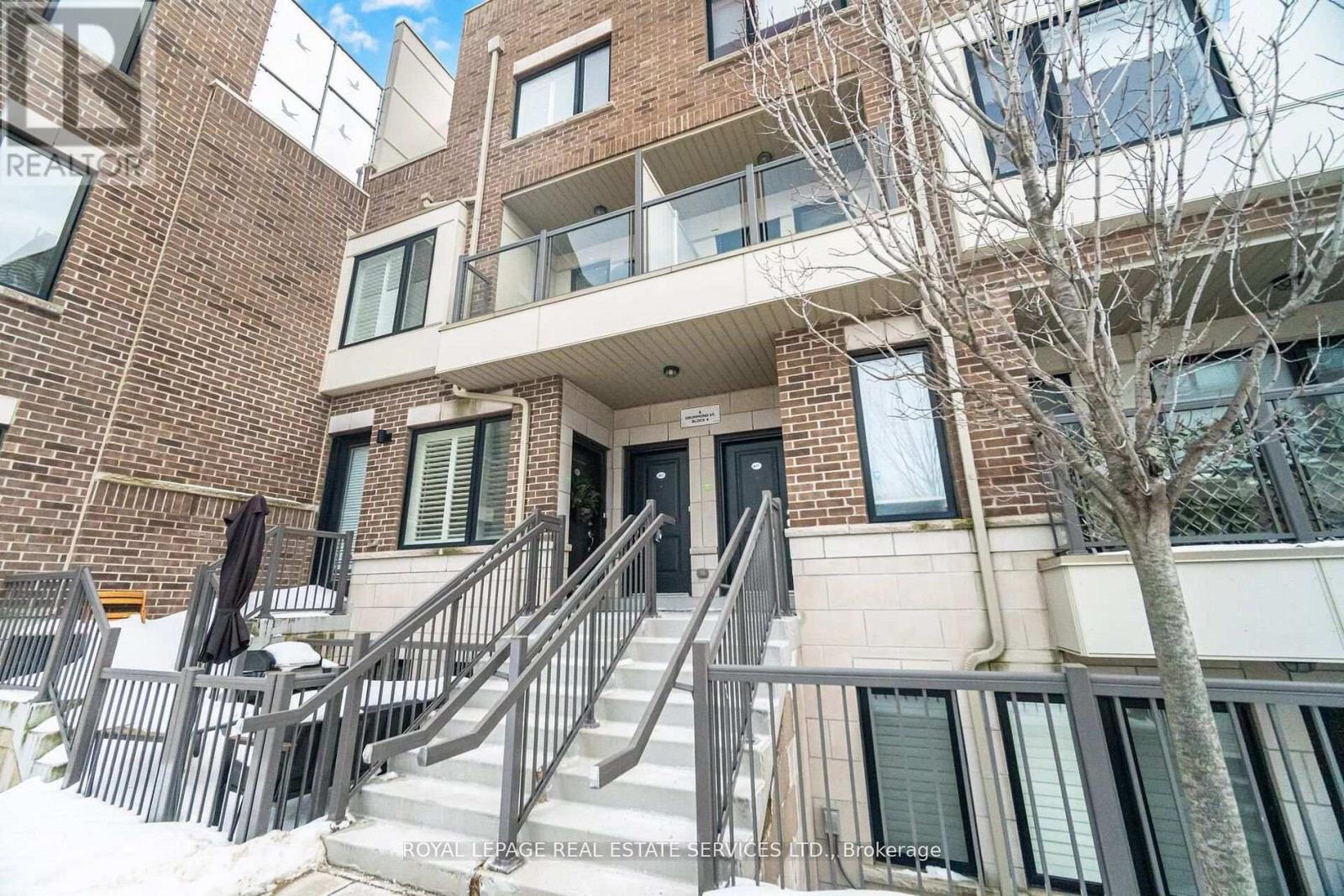 Listing photo of 402 - 8 DRUMMOND STREET