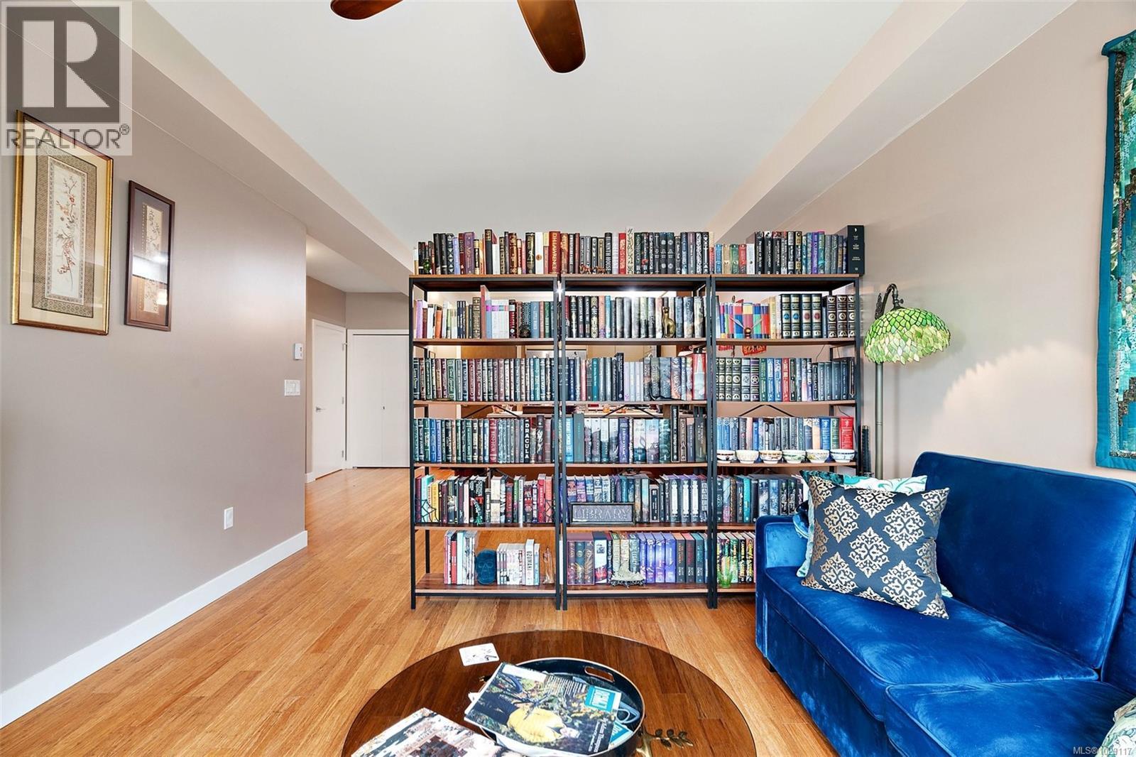 208 4000 Shelbourne Street, Saanich