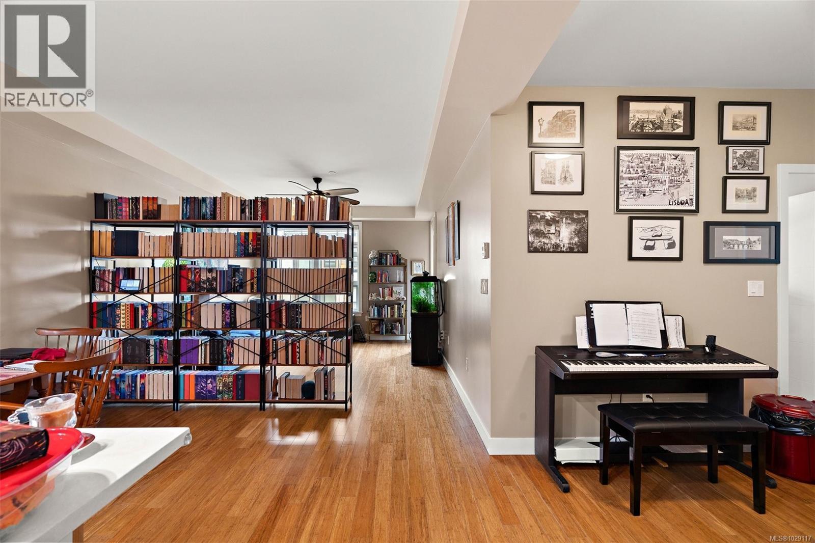 208 4000 Shelbourne Street, Saanich