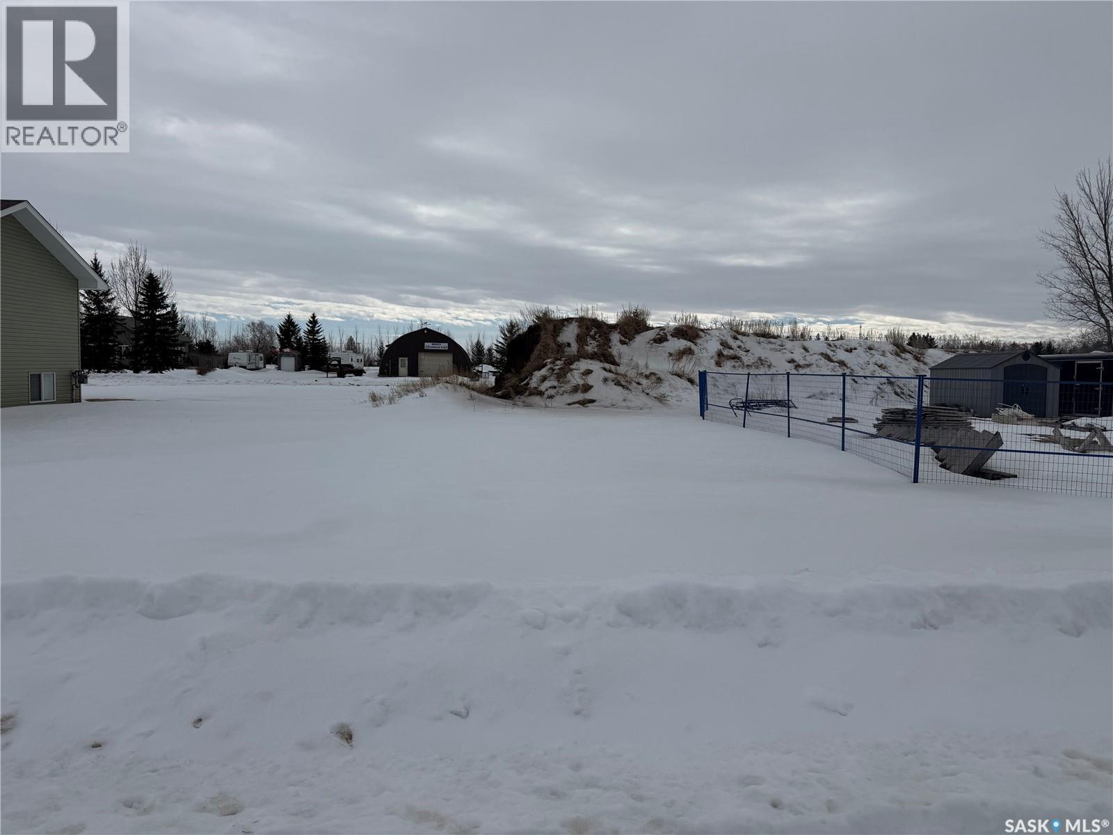 210 Willow CRESCENT - photo 2