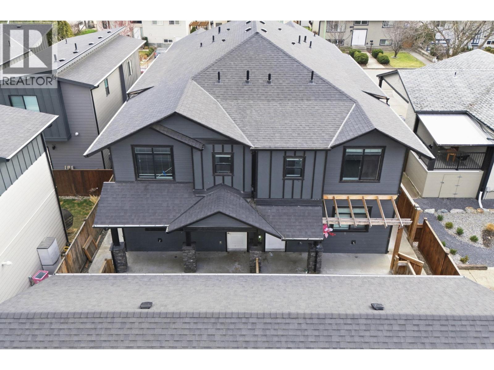 #2-722 Coopland Crescent, Kelowna