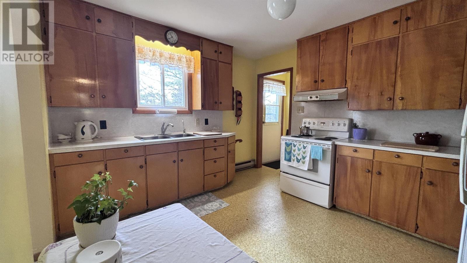 Property 23 of 46 of 982 PICTOU Road