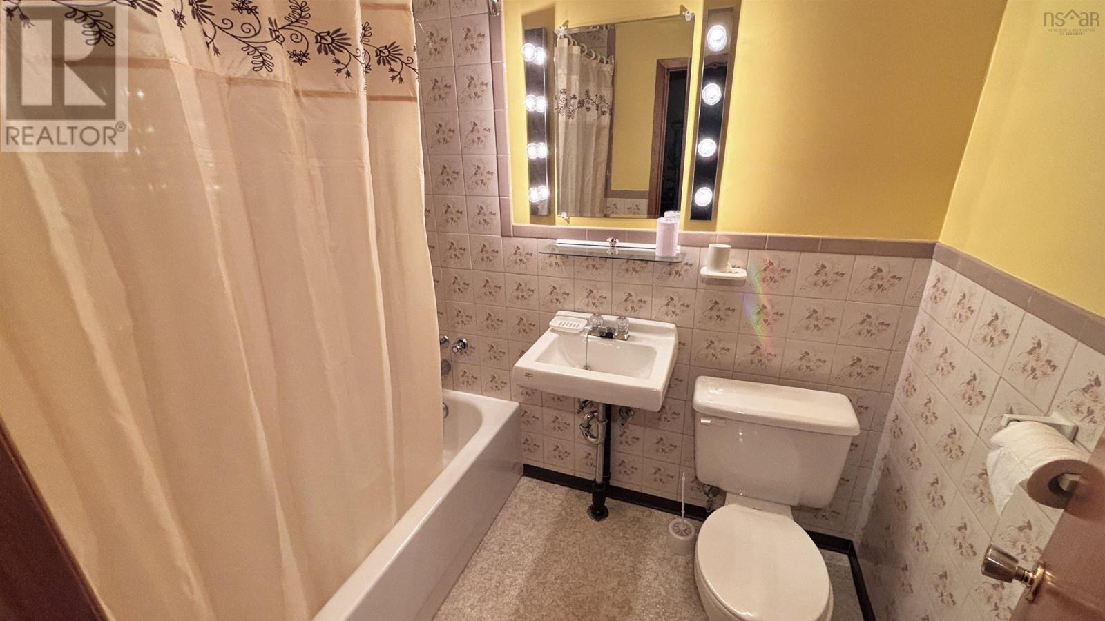 Property 5 of 46 of 982 PICTOU Road