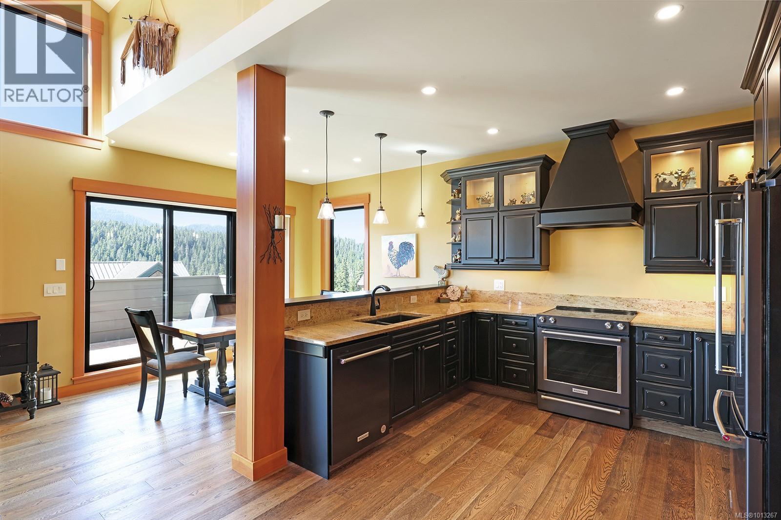 890 Cruikshank Ridge - photo 2