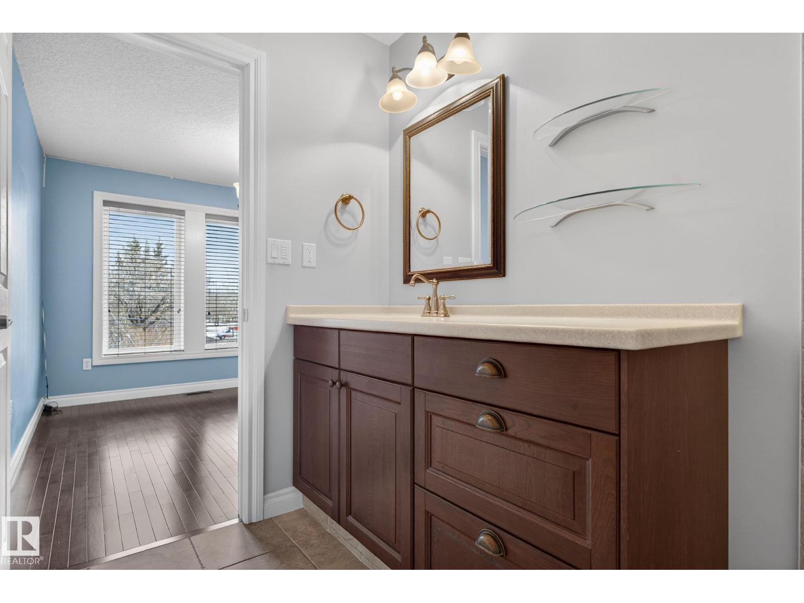 10418 69 AV NW - 20