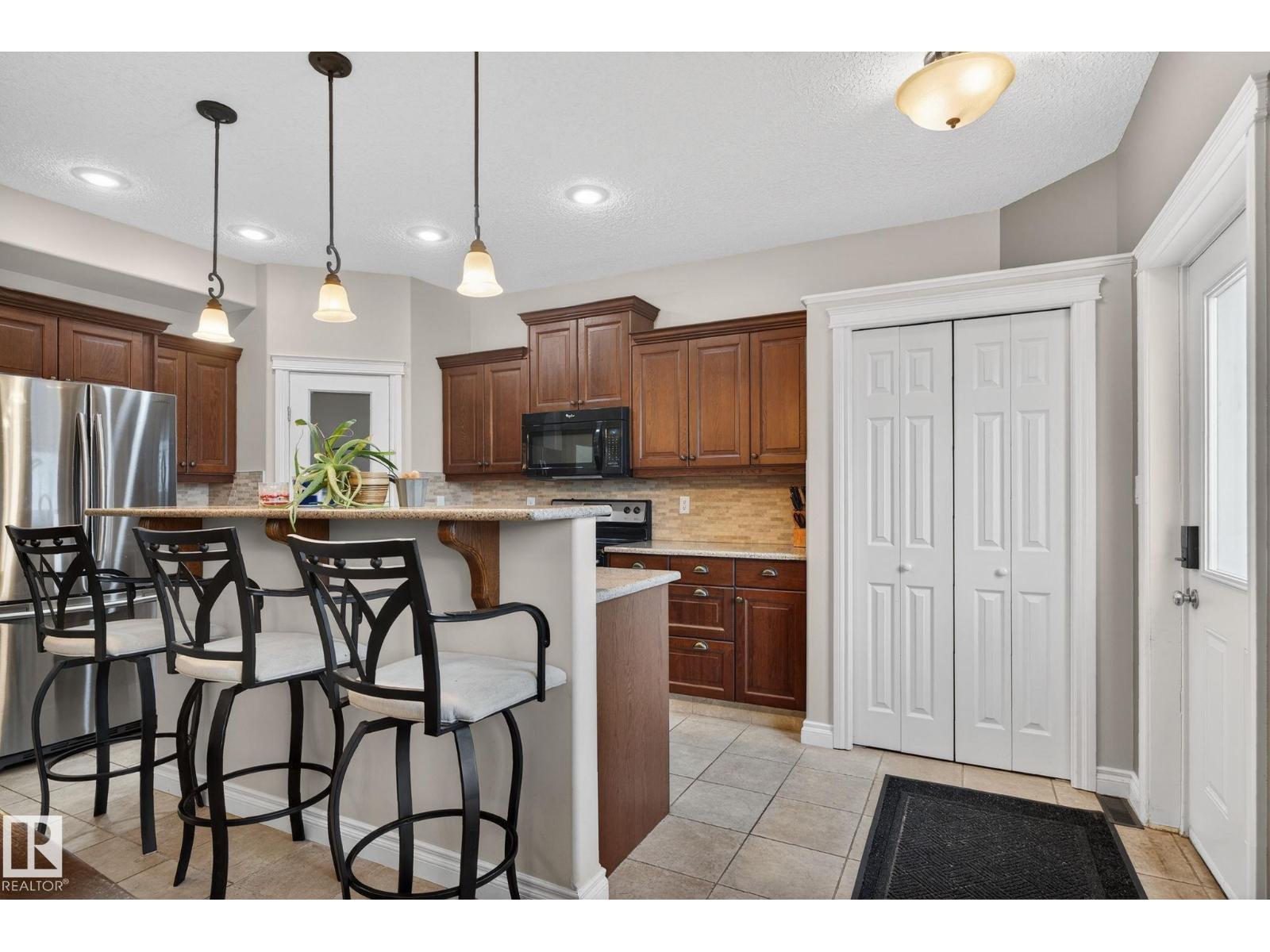 10418 69 AV NW - 13