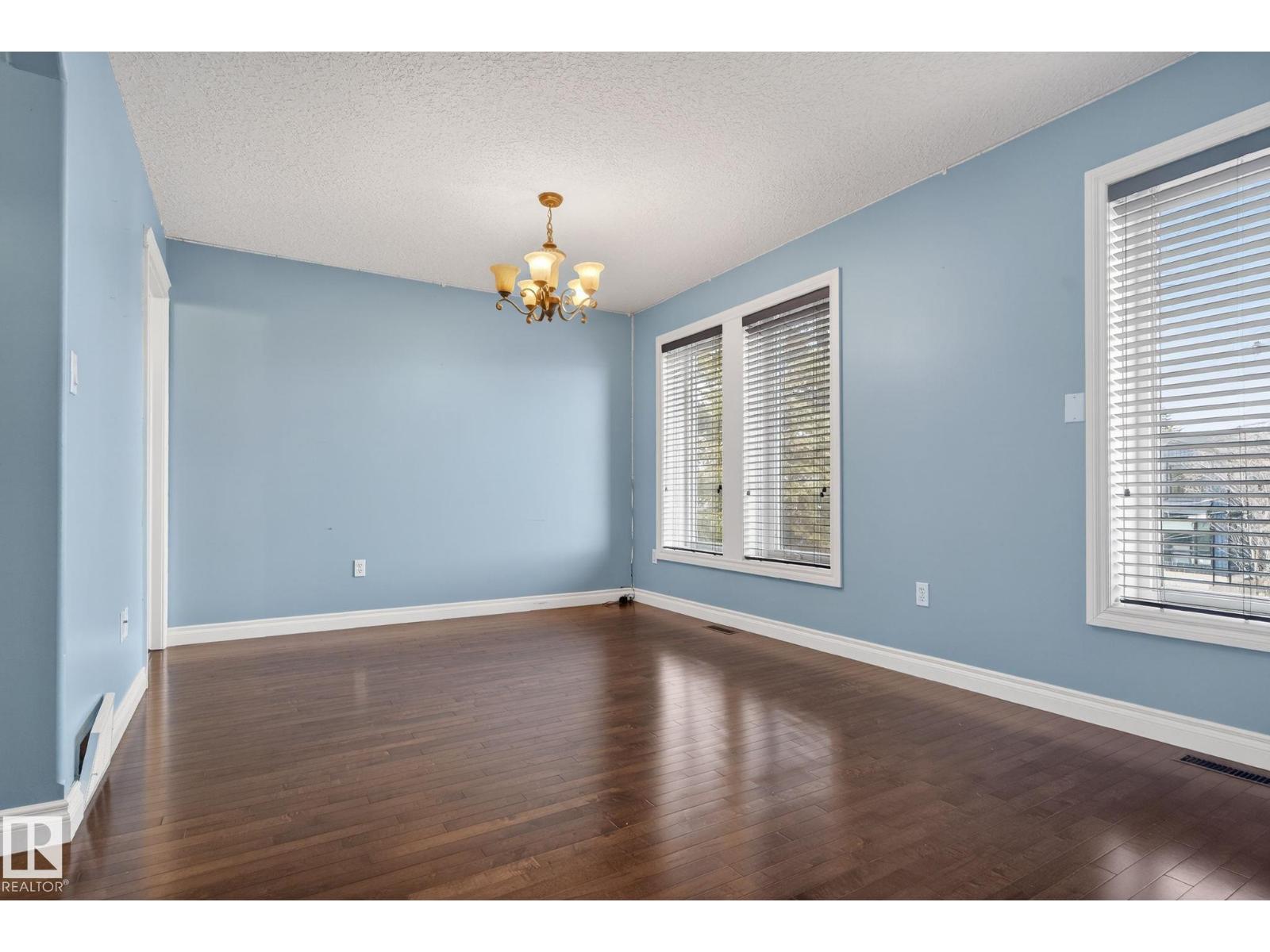 10418 69 AV NW - 19