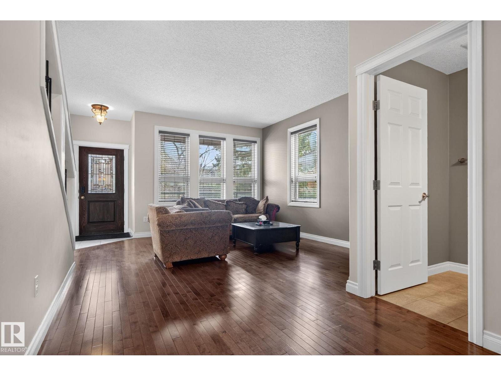 10418 69 AV NW - 4