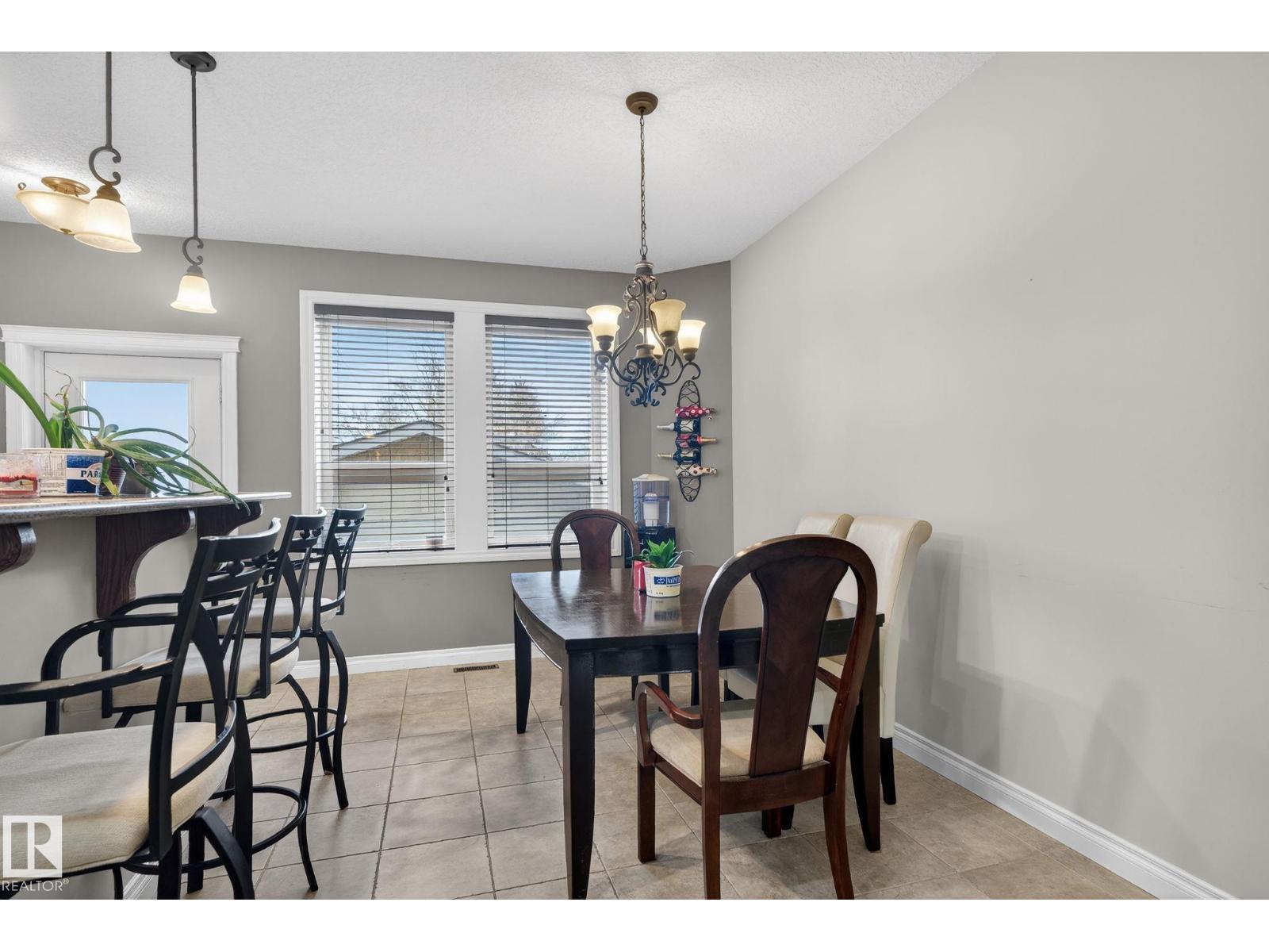10418 69 AV NW - 9