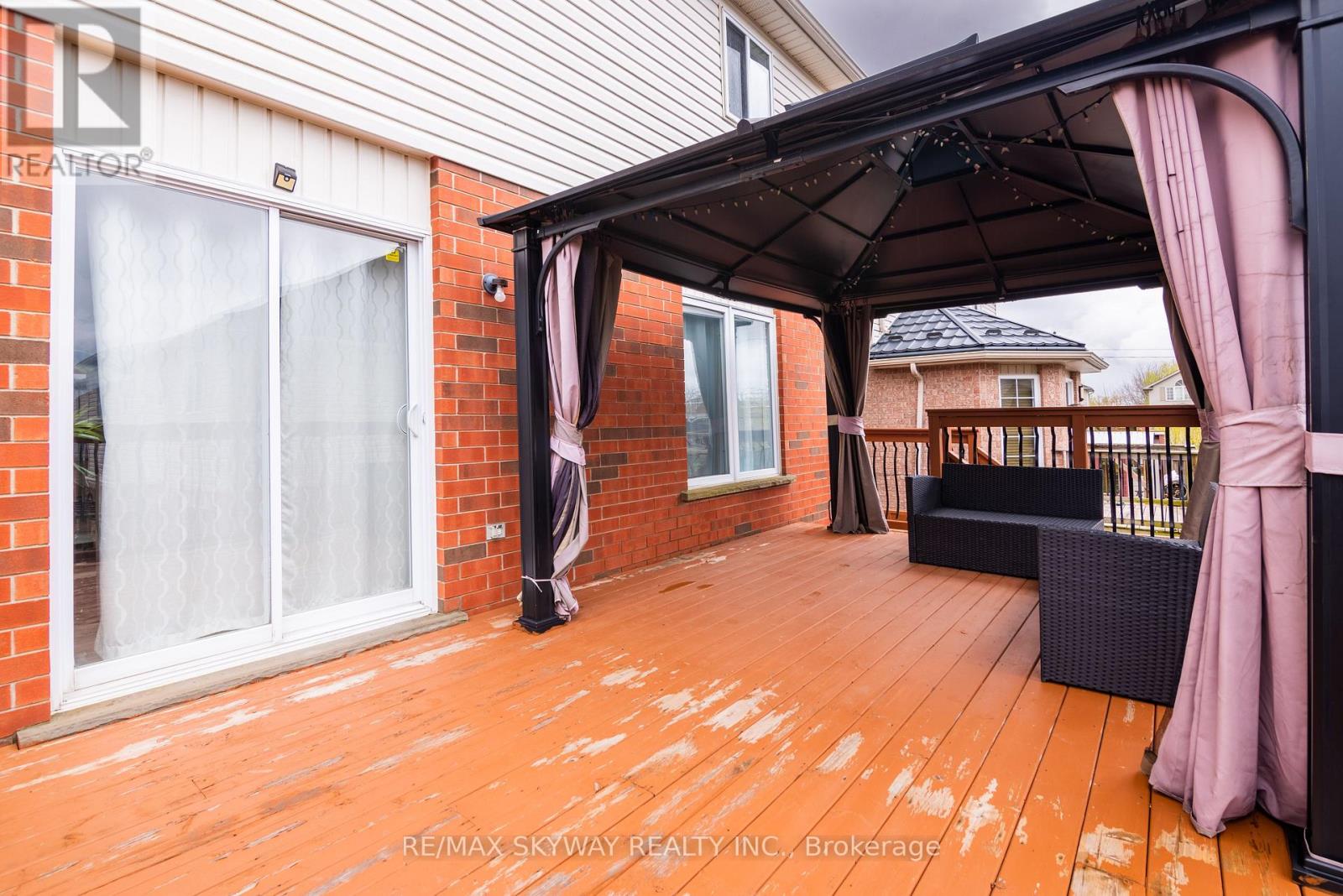 116 SEVERN DRIVE - 33