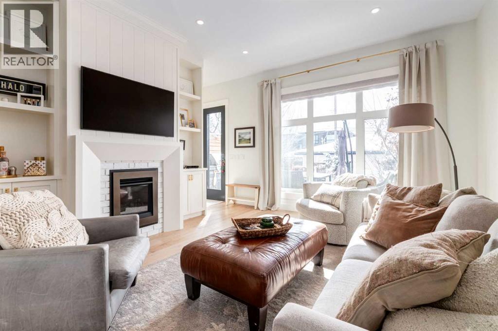 Single Family House for Sale in   Avenue SW North Glenmore Park Calgary 