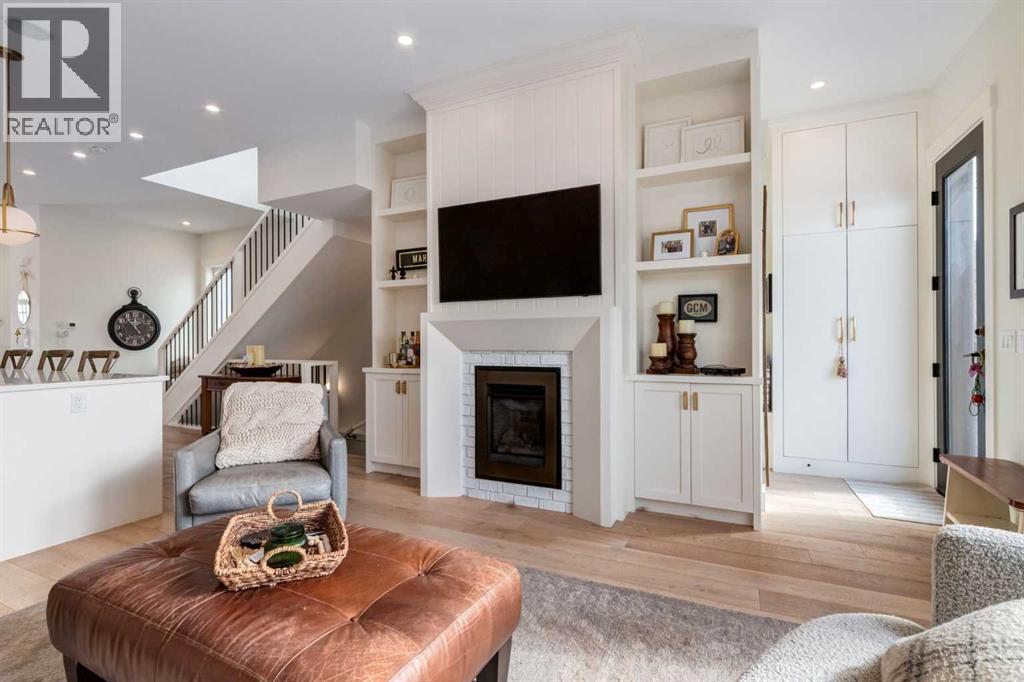 Single Family House for Sale in   Avenue SW North Glenmore Park Calgary 