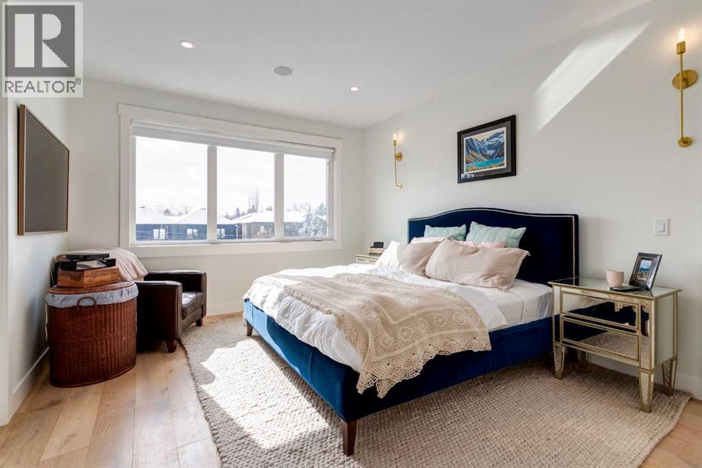 Single Family House for Sale in   Avenue SW North Glenmore Park Calgary 