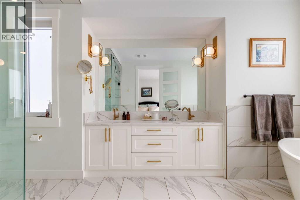 Single Family House for Sale in   Avenue SW North Glenmore Park Calgary 