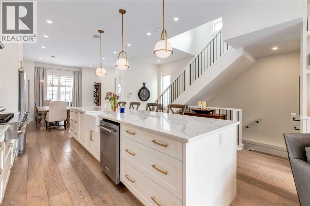 Single Family House for Sale in   Avenue SW North Glenmore Park Calgary 